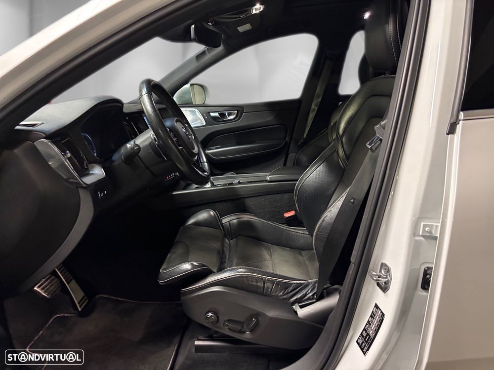 Volvo XC 60 2.0 T8 PHEV R-Design AWD - 6