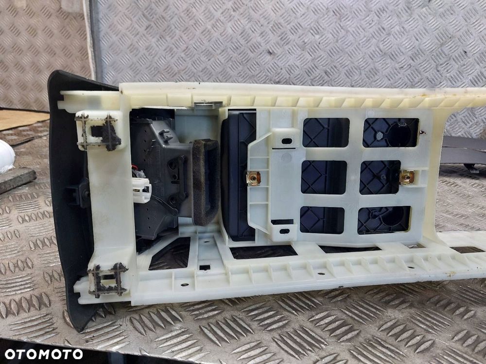 TUNEL ŚRODKOWY PODŁOKIETNIK AUDI A6 C6 EU EUROPA - 4