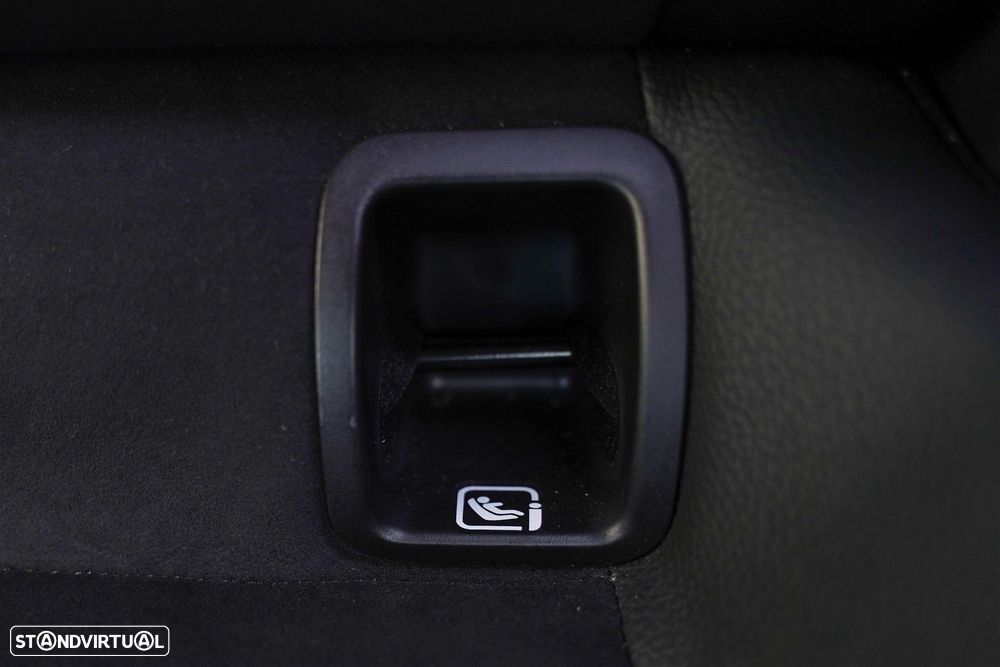 Mercedes-Benz GLA 250 e AMG Line - 14