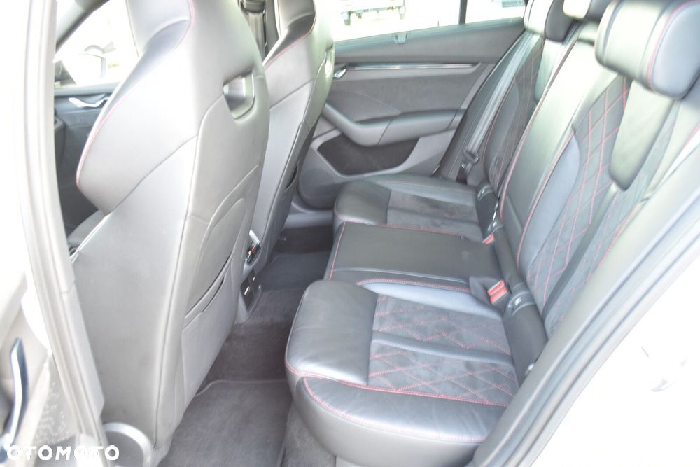 Skoda Octavia 2.0 TDI RS DSG - 34