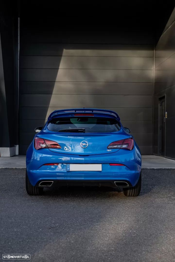Opel Astra GTC OPC 2.0 T - 12