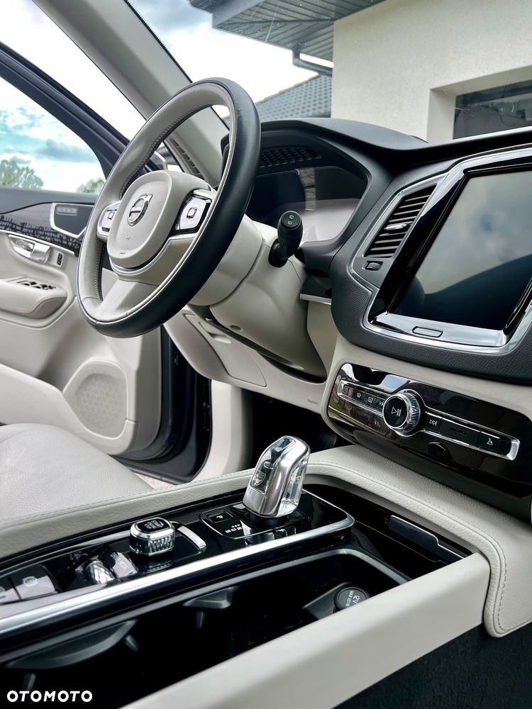 Volvo XC 90 T8 AWD Twin Engine Geartronic Momentum - 9