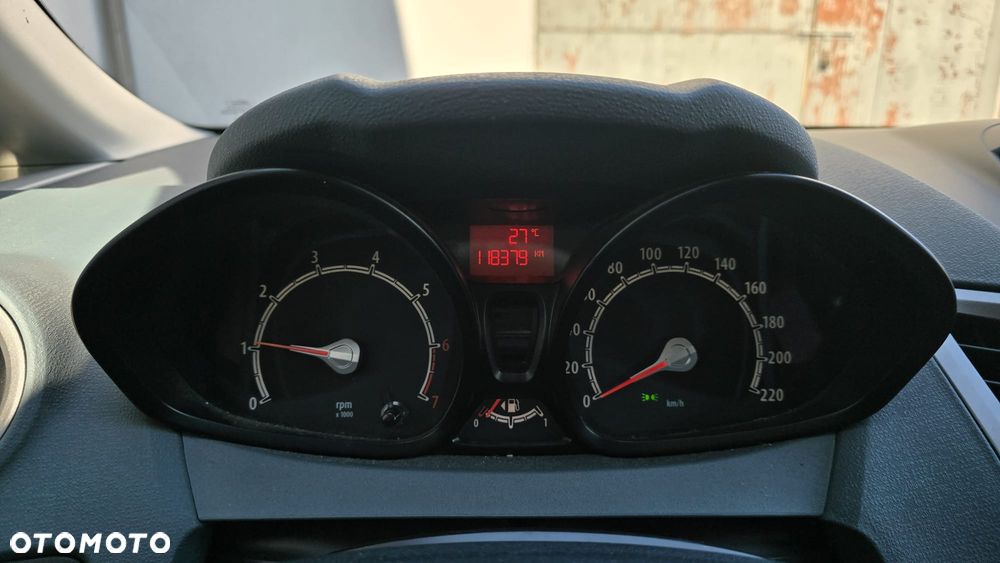 Ford Fiesta 1.25 Trend - 27