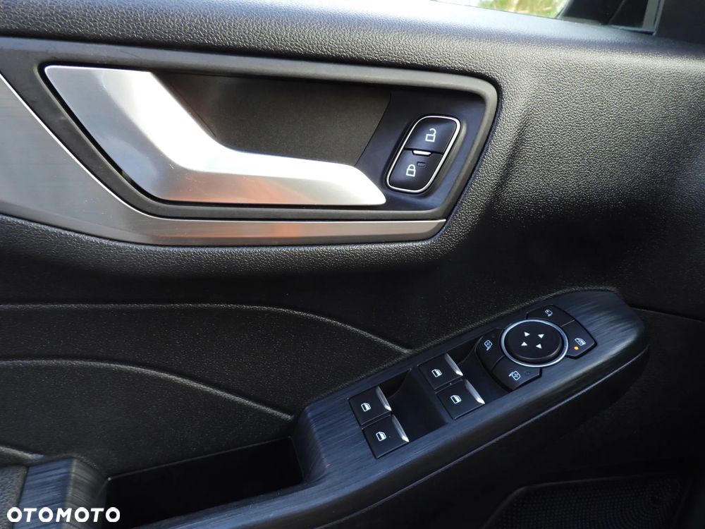 Ford Kuga - 32