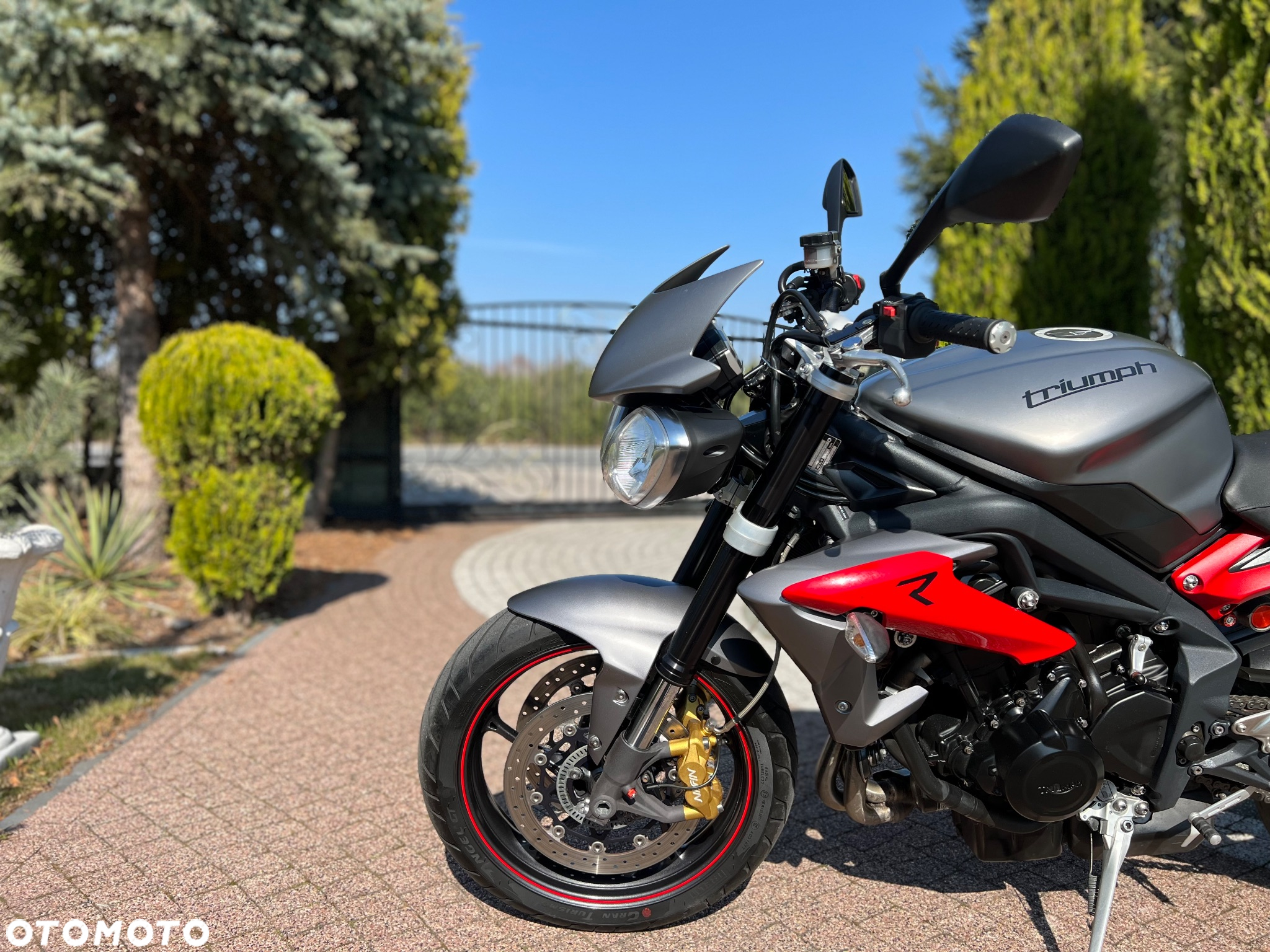 Triumph Street Triple - 26