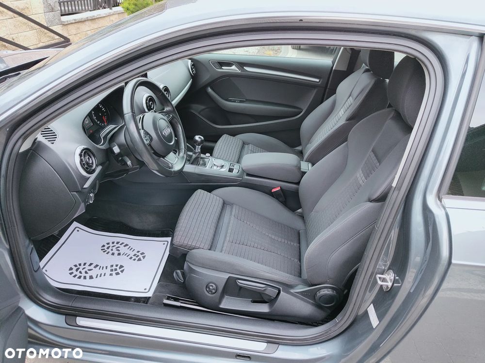 Audi A3 3-drzwiowe 1.4 TFSI S line Sportpaket - 32