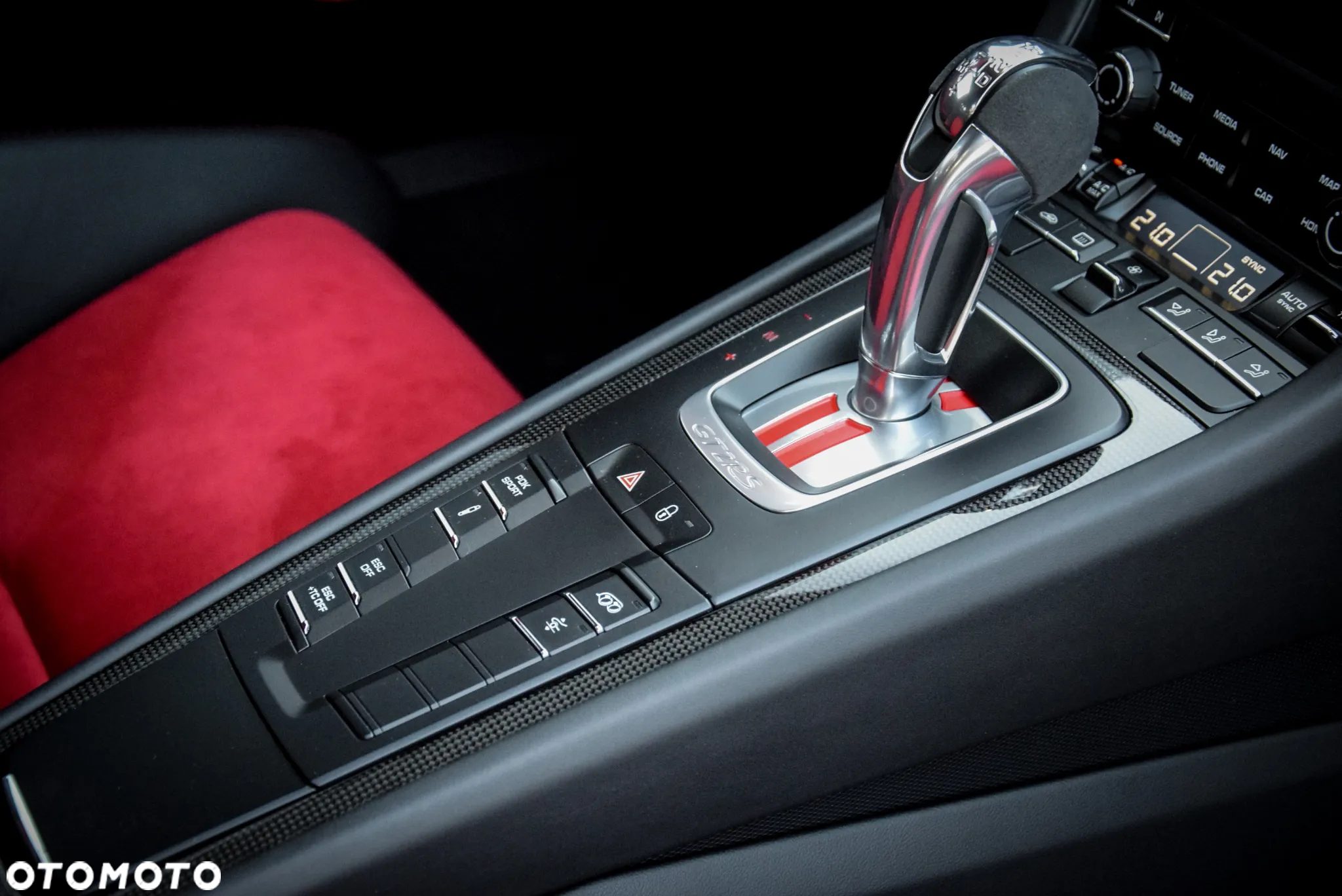 Porsche 911 GT2 RS - 23