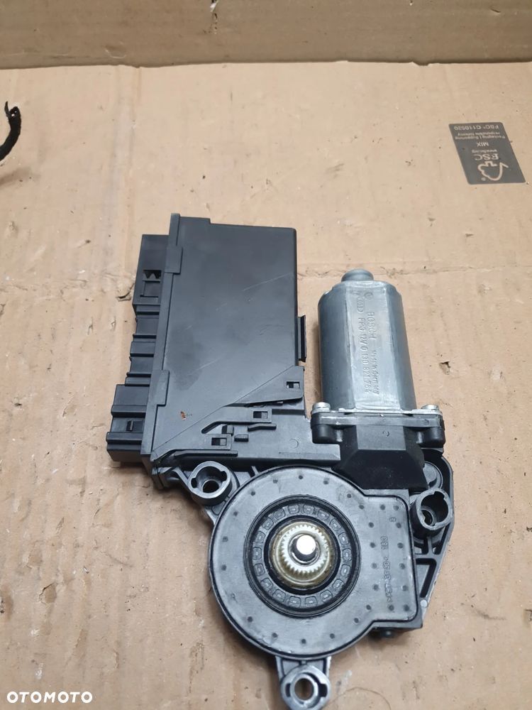 Podnośnik szyb Audi A4 B6 00-06r. prawy przedni silniczek podnoszenia szyby prawy przód 8e2959802E - 3