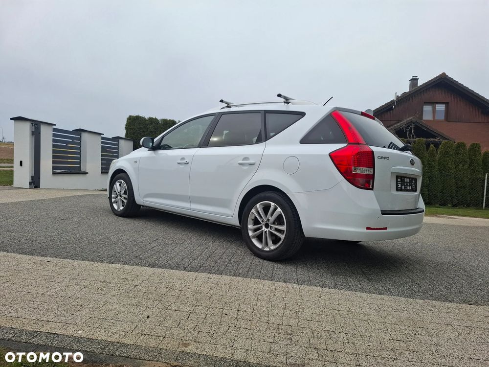 Kia Ceed - 13