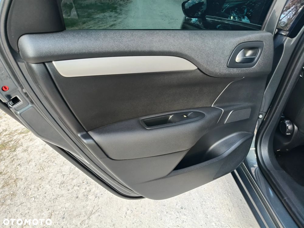 Citroën C4 VTi 120 Exclusive - 17