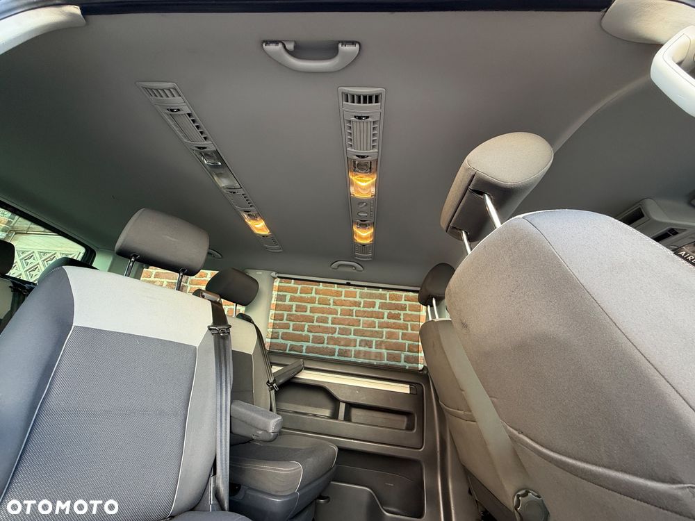 Volkswagen Multivan - 12