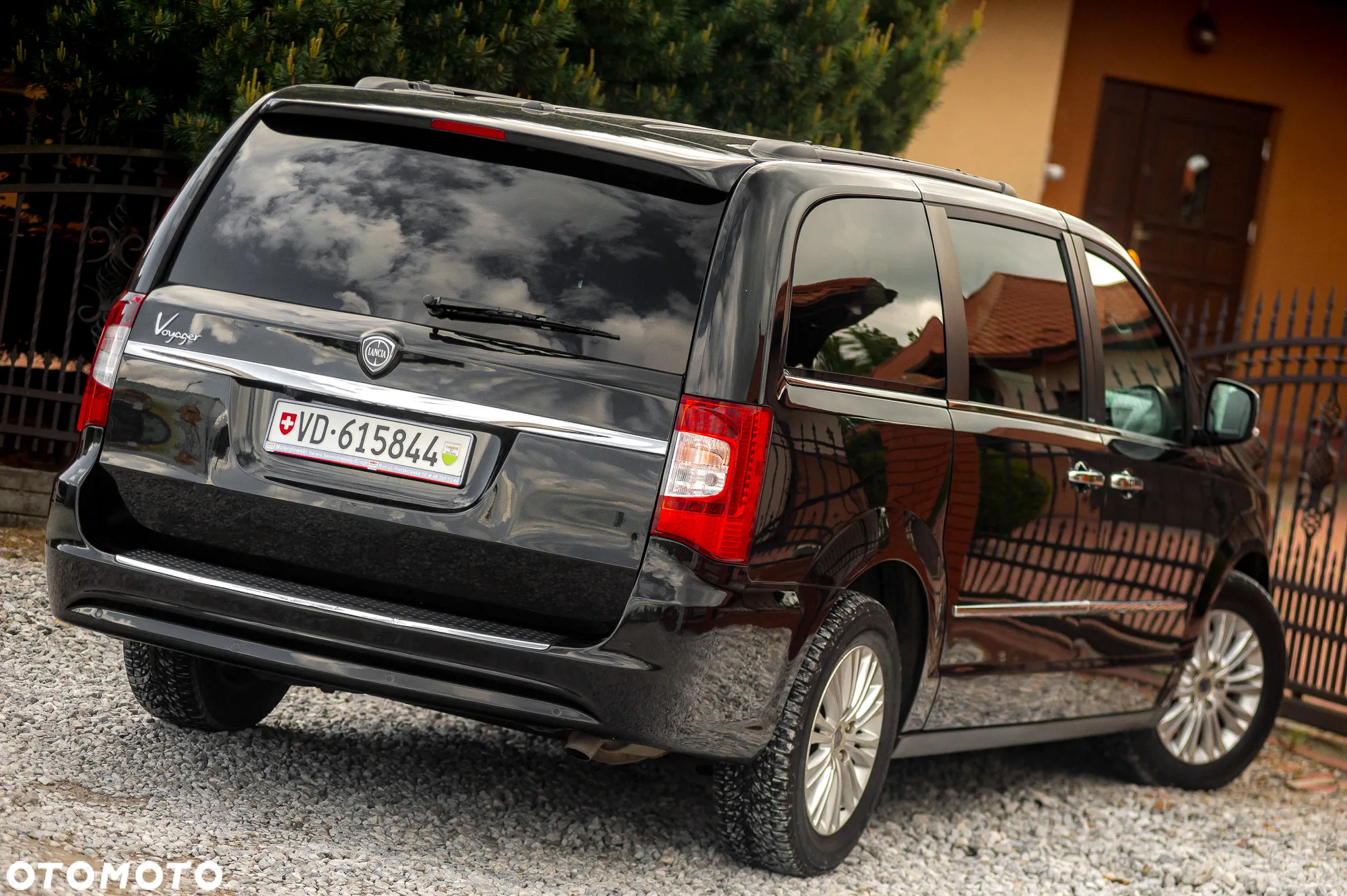 Lancia Voyager 2.8CRD Platinum - 12