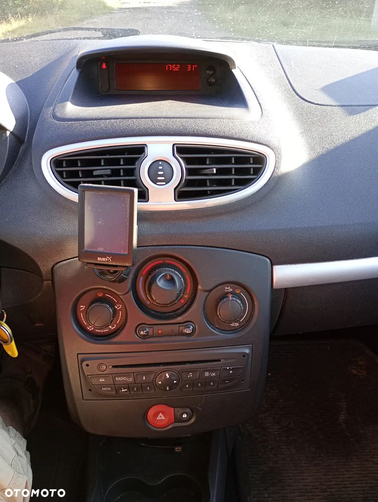 Renault Clio - 10