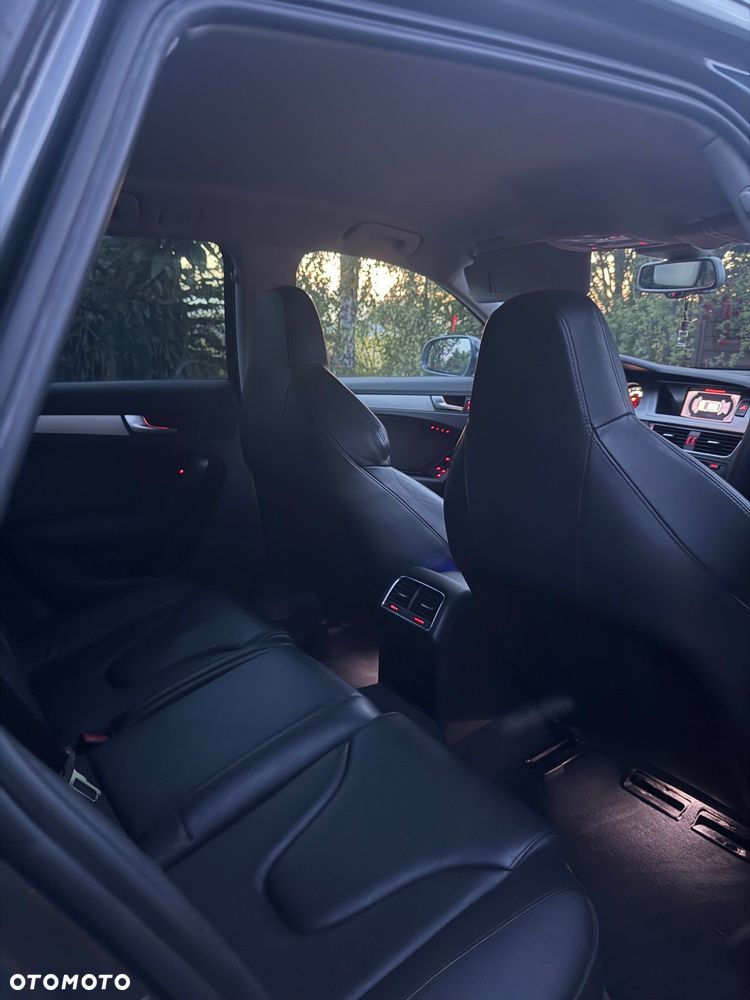 Audi A4 Avant 2.0 TDI Quattro - 12