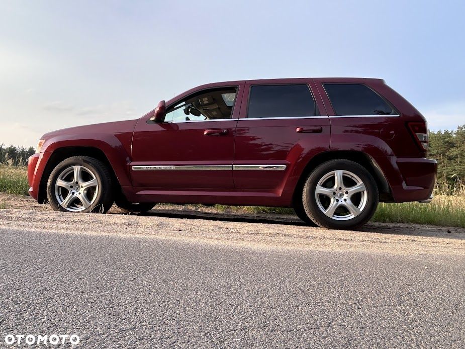 Jeep Grand Cherokee - 33