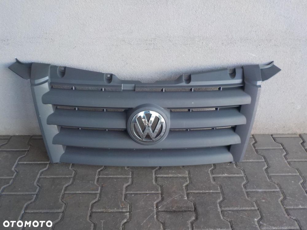 VW CRAFTER 06- GRILL ATRAPA PAS PRZEDNI - 1