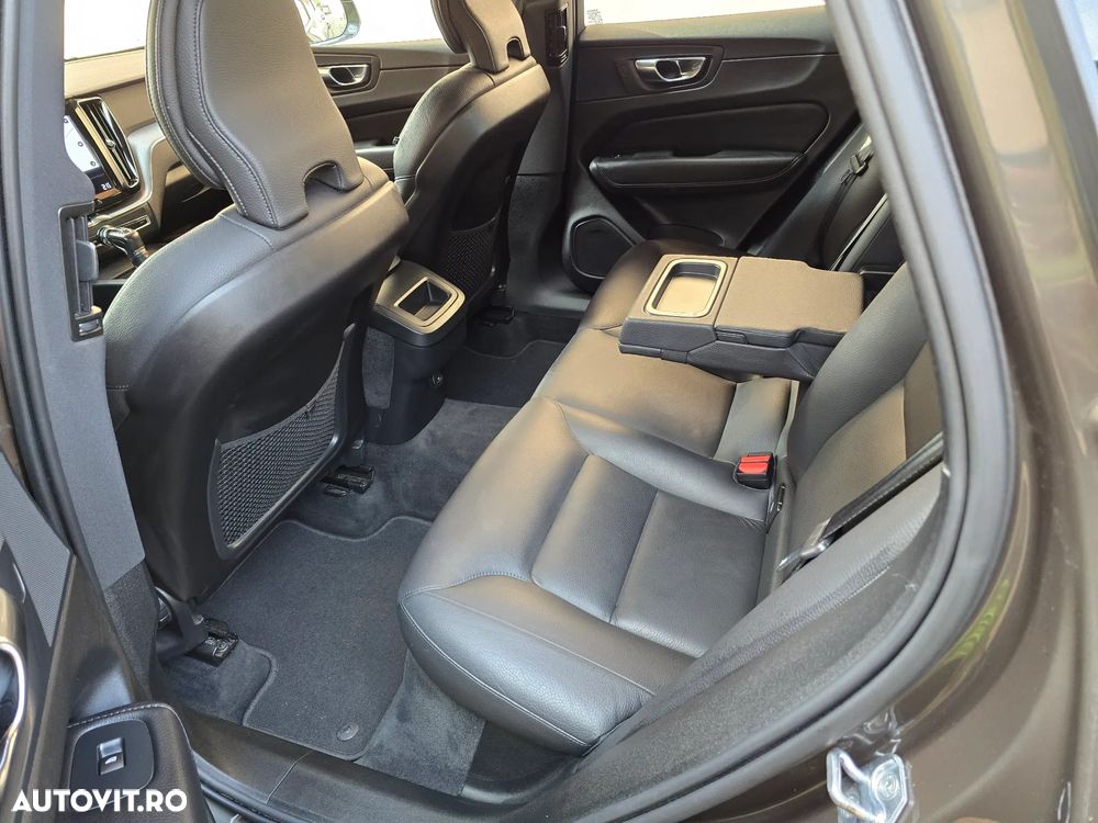Volvo XC 60 D4 Geartronic Momentum Pro - 18