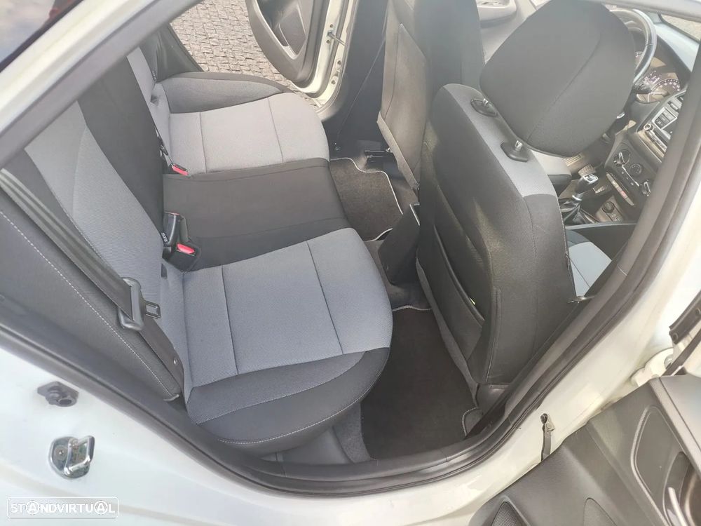 Hyundai i20 1.1 CRDi Access+Bluetooth - 6