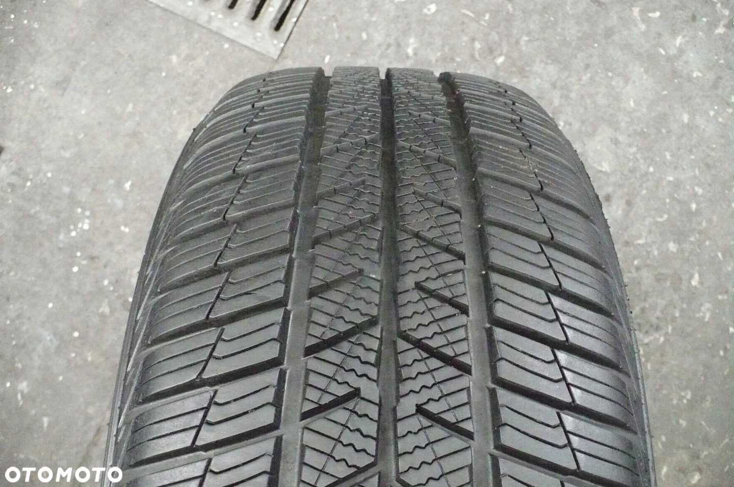 BARUM Polaris 5 215/55R17 7,7mm 2022 - 1