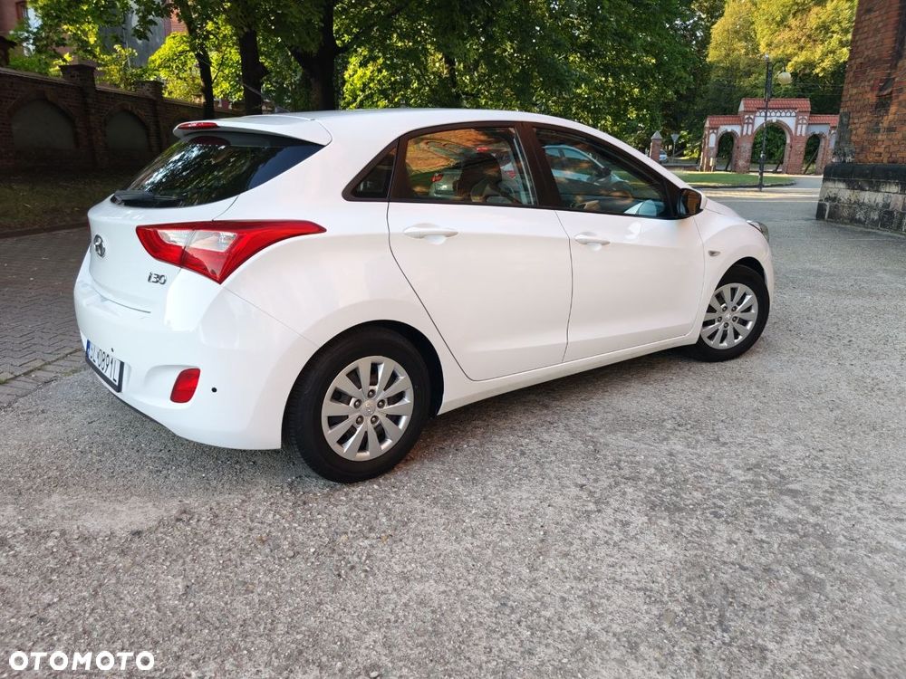 Hyundai i30 blue 1.4 Style - 31