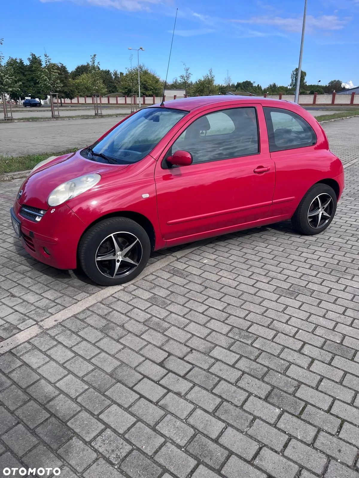 Nissan Micra - 1