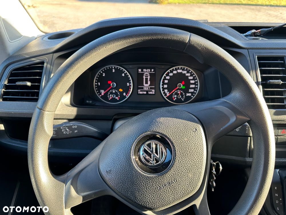 Volkswagen Caravelle - 4