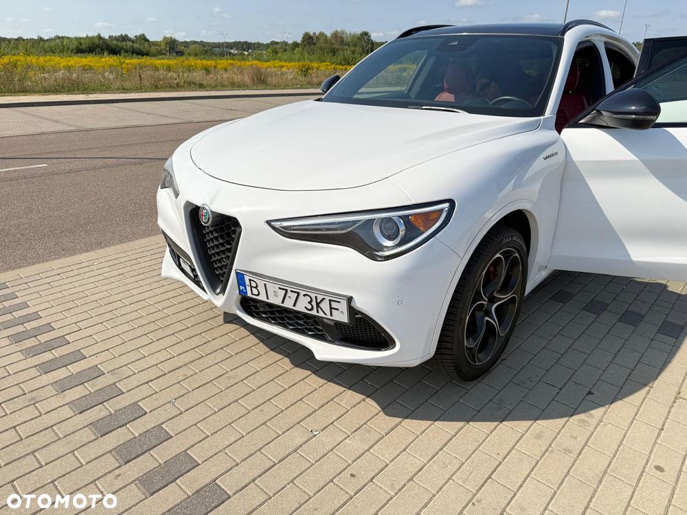 Alfa Romeo Stelvio 2.0 Turbo 16V AT8-Q4 Veloce - 9
