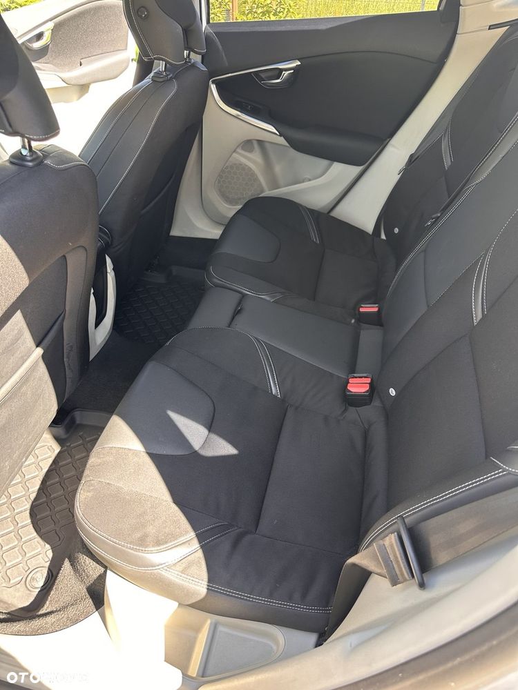 Volvo V40 D4 Summum - 7