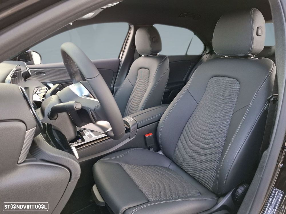 Mercedes-Benz a-250-limousine - 11