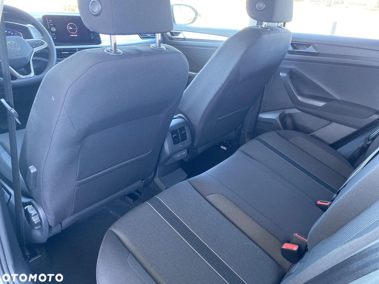 Volkswagen T-Roc - 21