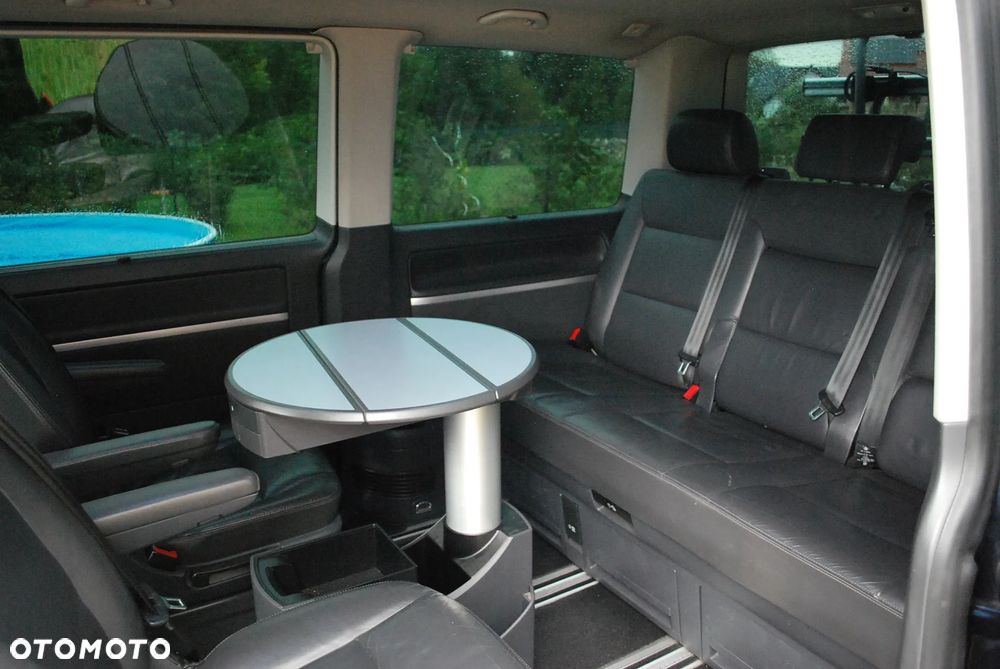 Volkswagen Multivan - 20
