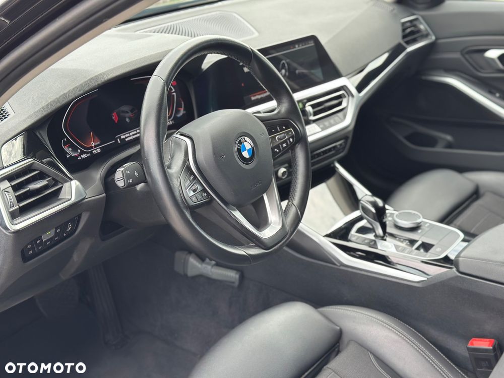 BMW Seria 3 318i Business Edition sport - 10
