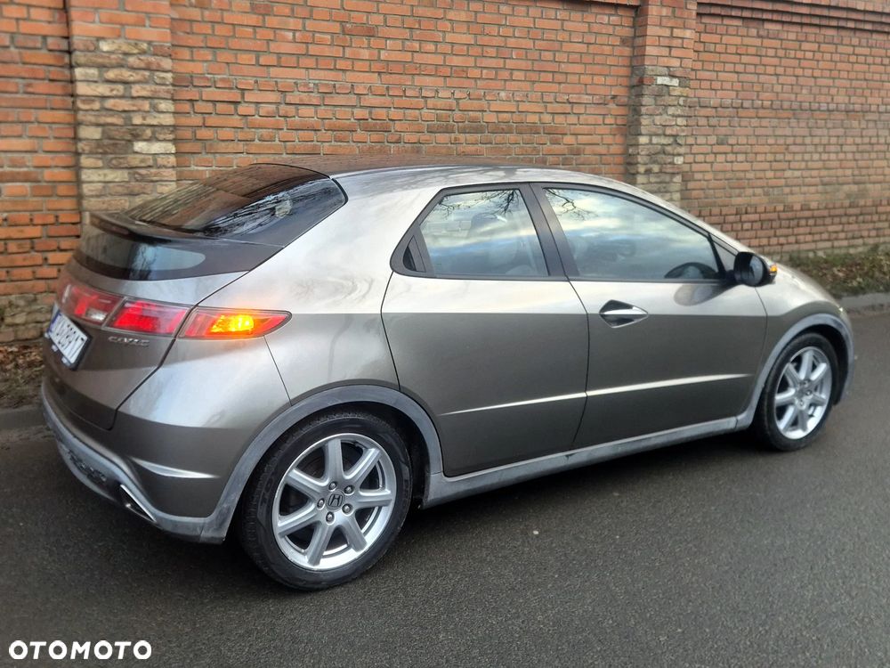 Honda Civic 1.8 Executive - 13