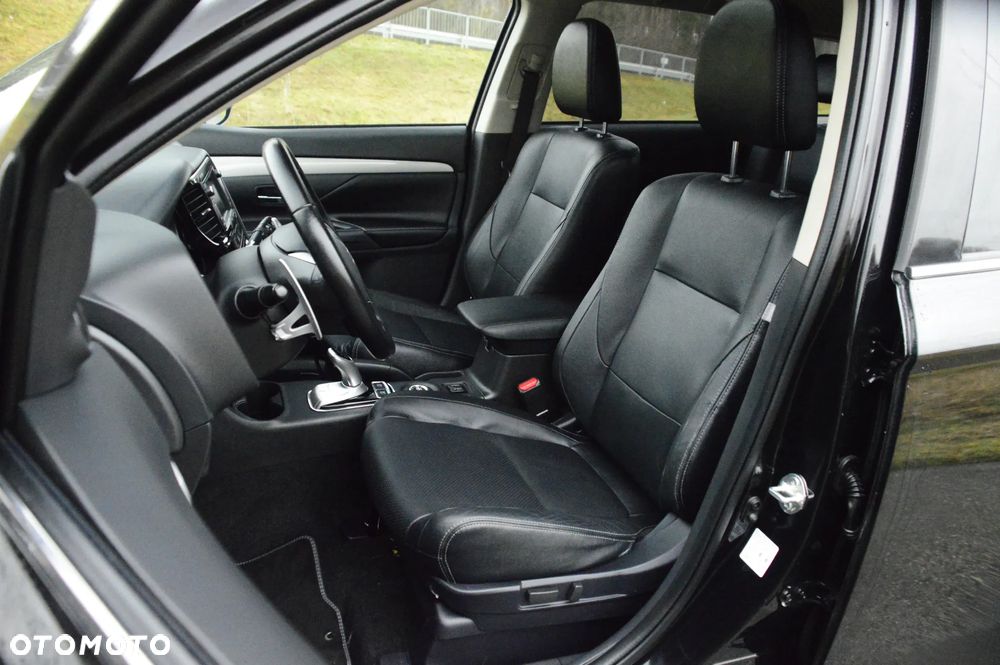 Mitsubishi Outlander - 6