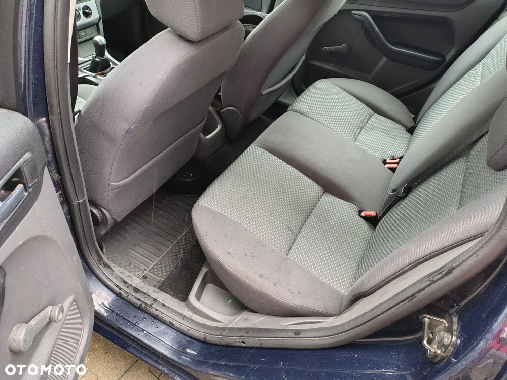 Ford Focus 1.6 FX - 19