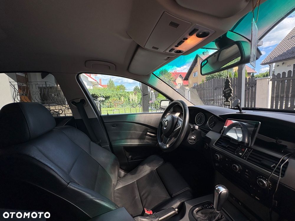 BMW Seria 5 525i - 13