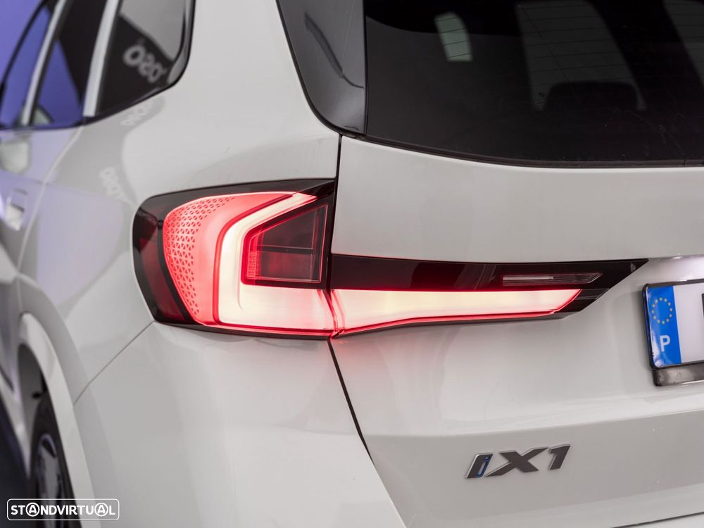 BMW iX1 eDrive20 Pack Desportivo M Pro - 10