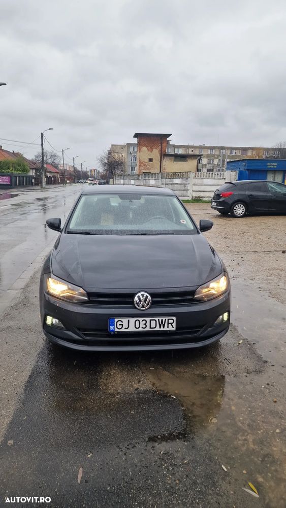 Volkswagen Polo - 2