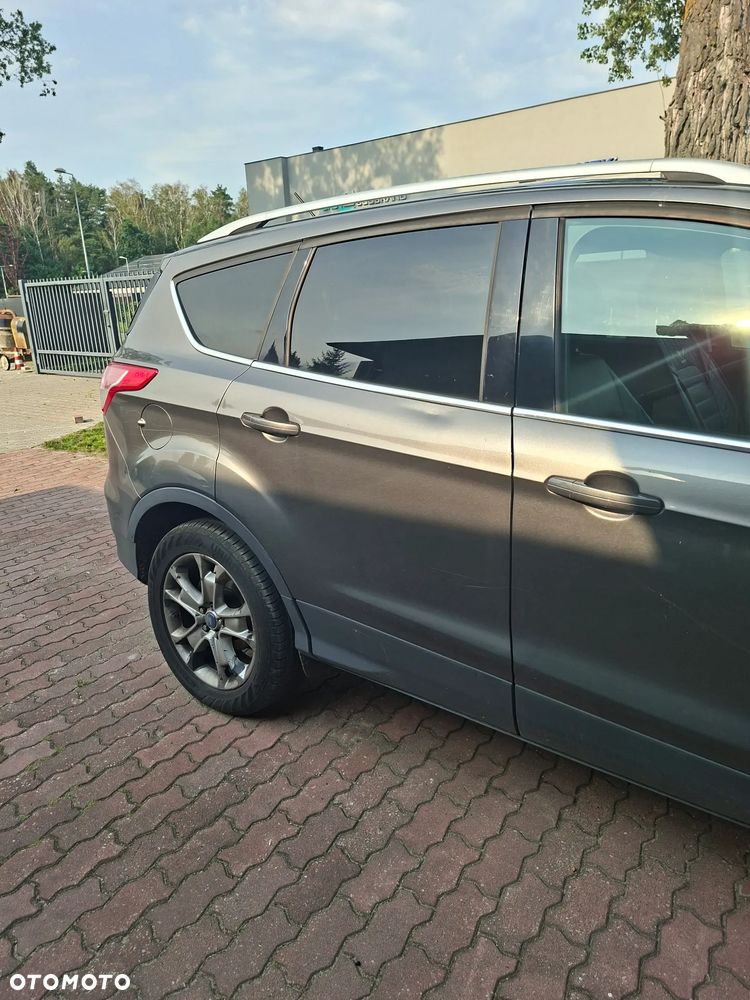 Ford Escape 2.0 EcoBoost AWD Titanium - 5