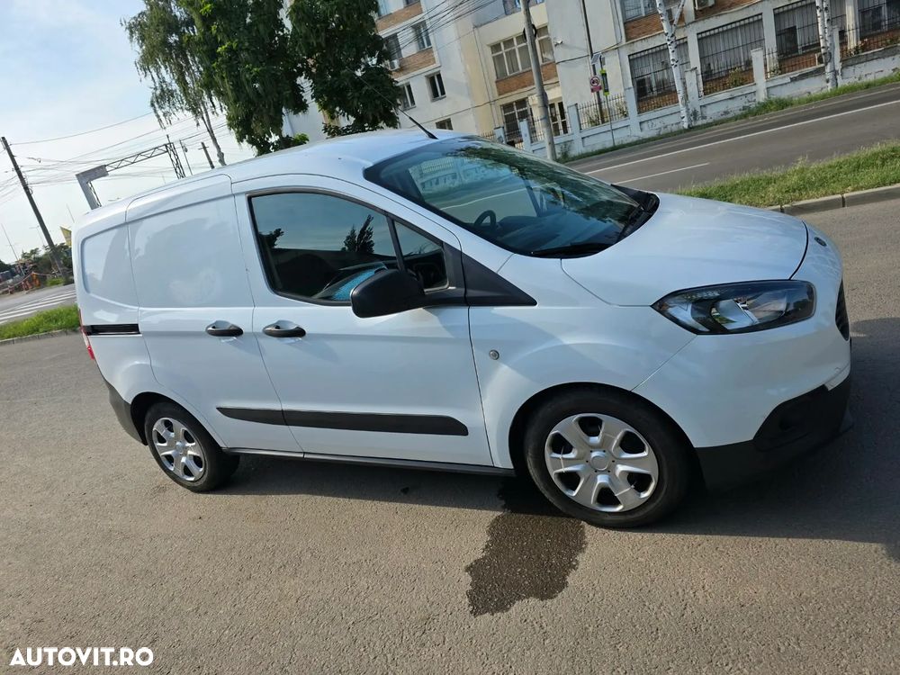 Ford Transit Courier - 1