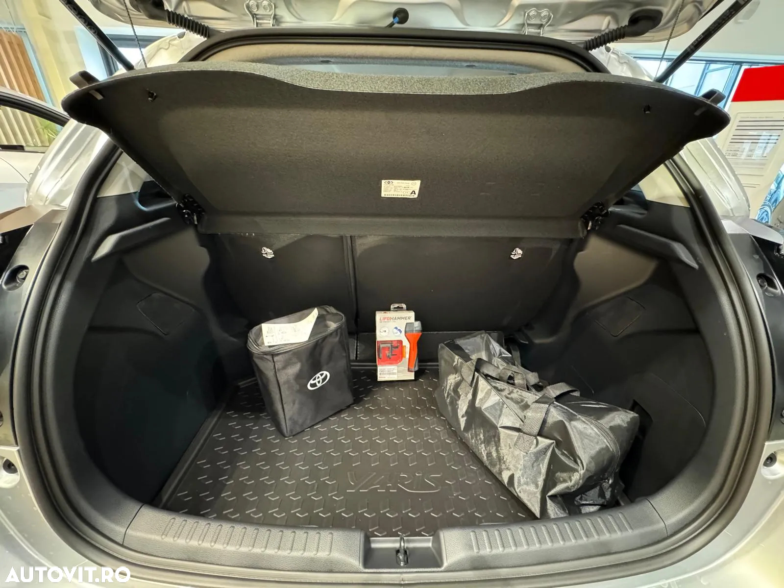 Toyota Yaris 1.5 VVT-i HSD Active - 22