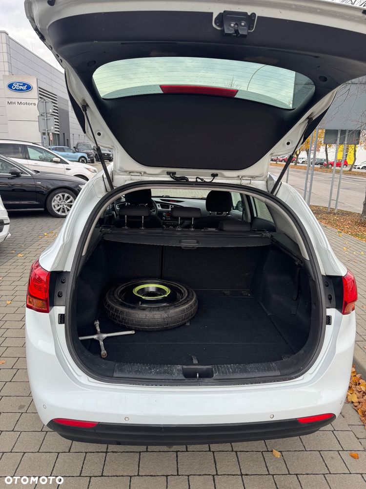 Kia Ceed - 9