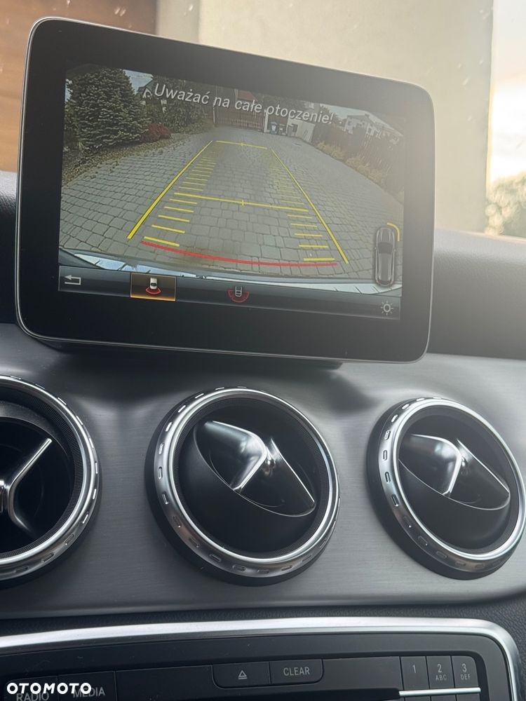 Mercedes-Benz GLA - 20