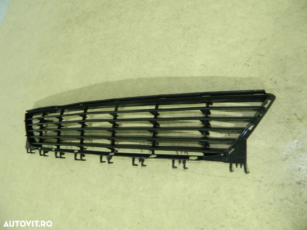 Grila inferioara dintre proiectoare, Opel Corsa C facelift, 2003, 2004, 2005, 2006,, 13120833 - 7