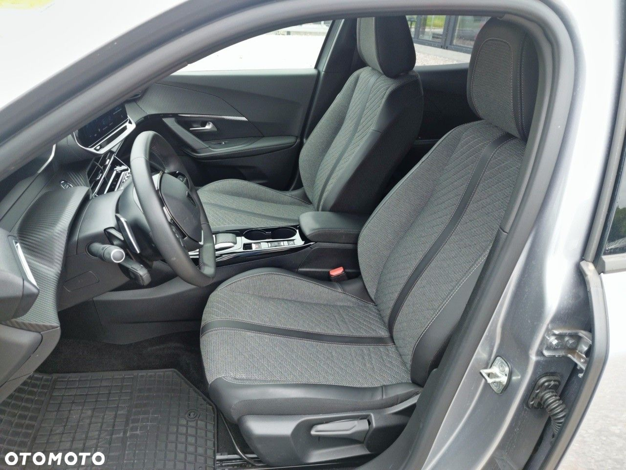Peugeot 2008 - 9