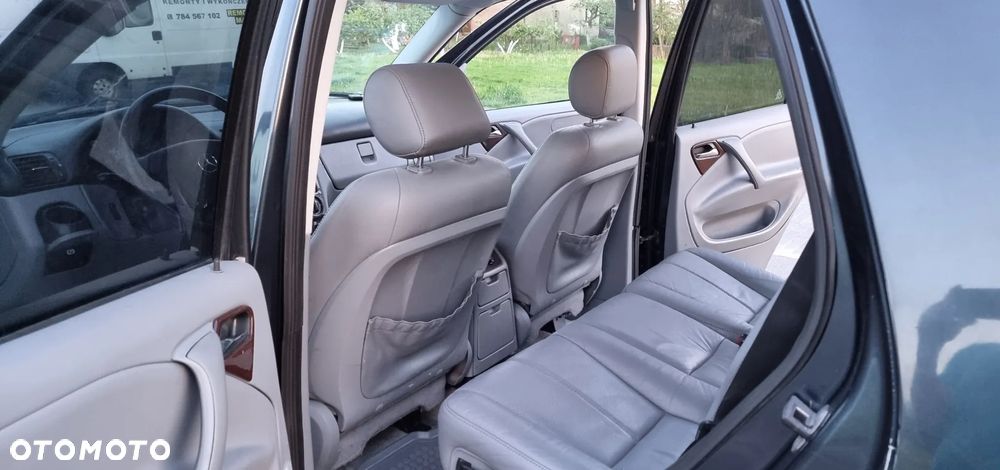 Mercedes-Benz ML - 24