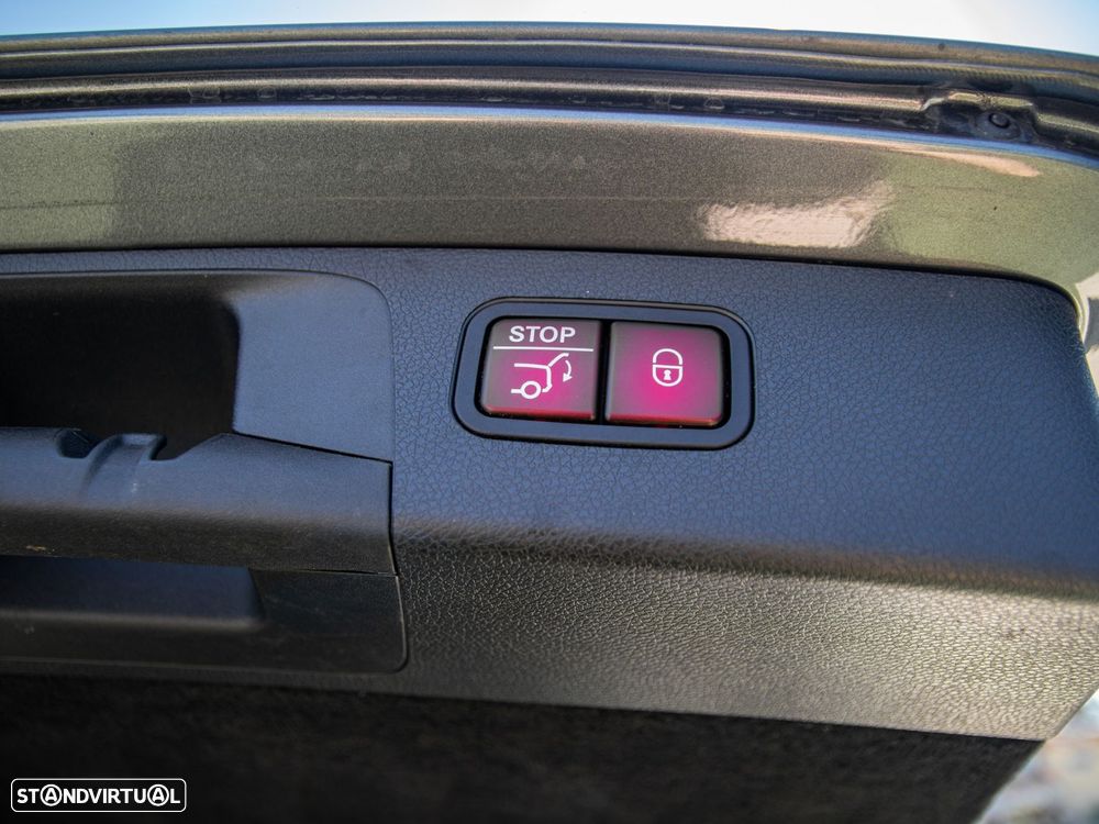 Mercedes-Benz E 300 de 9G-TRONIC AMG Line - 13