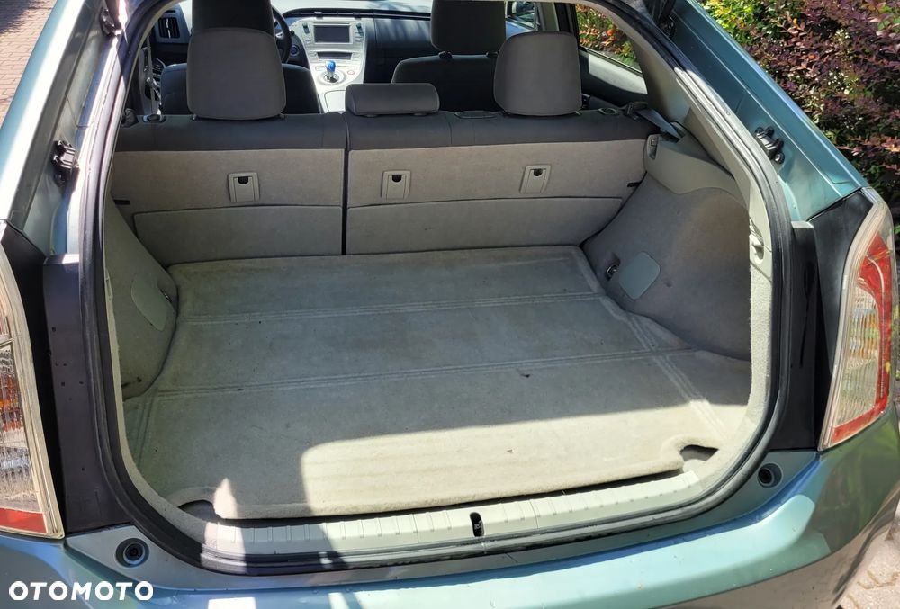 Toyota Prius (Hybrid) Comfort - 8