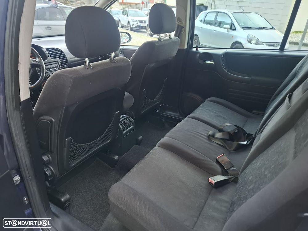 Opel Zafira 2.0 DTi Elegance - 24