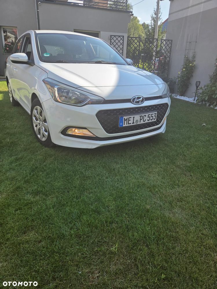Hyundai i20 - 12